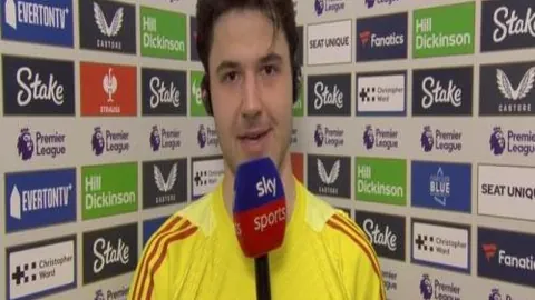 格威獲賽斯-庫裏讚譽：球隊精神支柱，全維度展現卓越表現