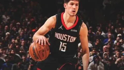 刘泽一19分13板，赵睿27分10助，浙江队主场击败新疆队